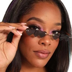 Ana Accessories Heartbreaker Sunnies