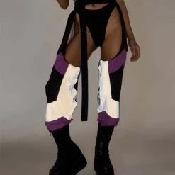 Hot & Delicious Black Bead Cue The Applause Speed Clasp Chaps