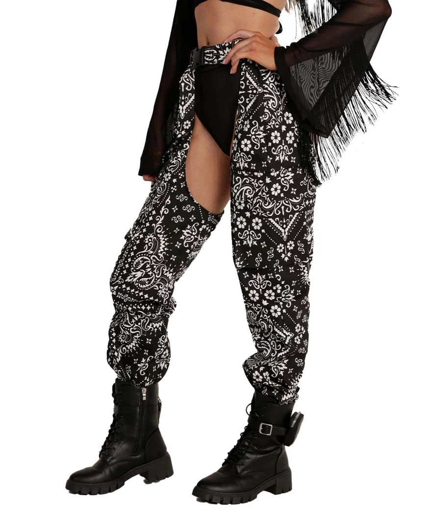 Hot & Delicious Black Bead Paisley Frenzy Speed Clasp Chaps Clothing